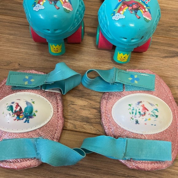 Adjustable little kid’s roller skates - Picture 3 of 3